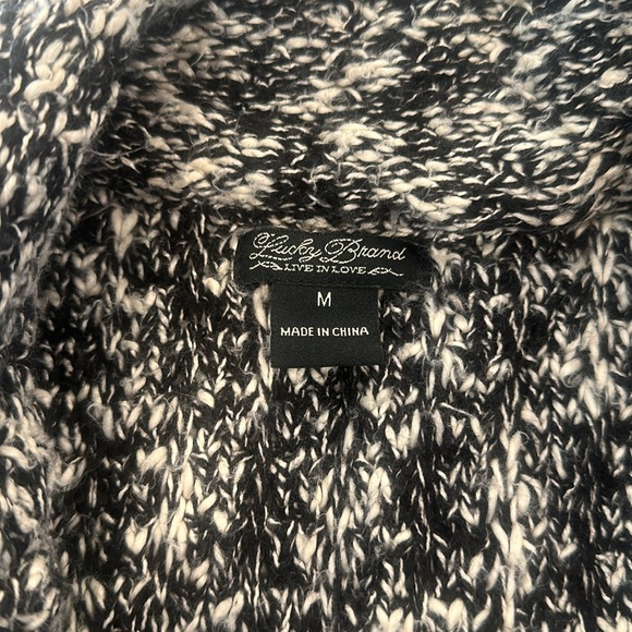 Lucky Brand knit sweater 🍀 - Picture 4 of 8